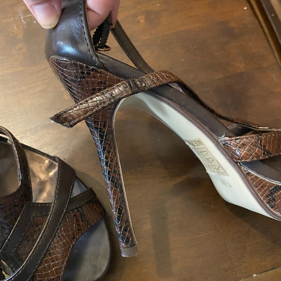 Snake skin stilettos. G2G - Picture 5 of 8